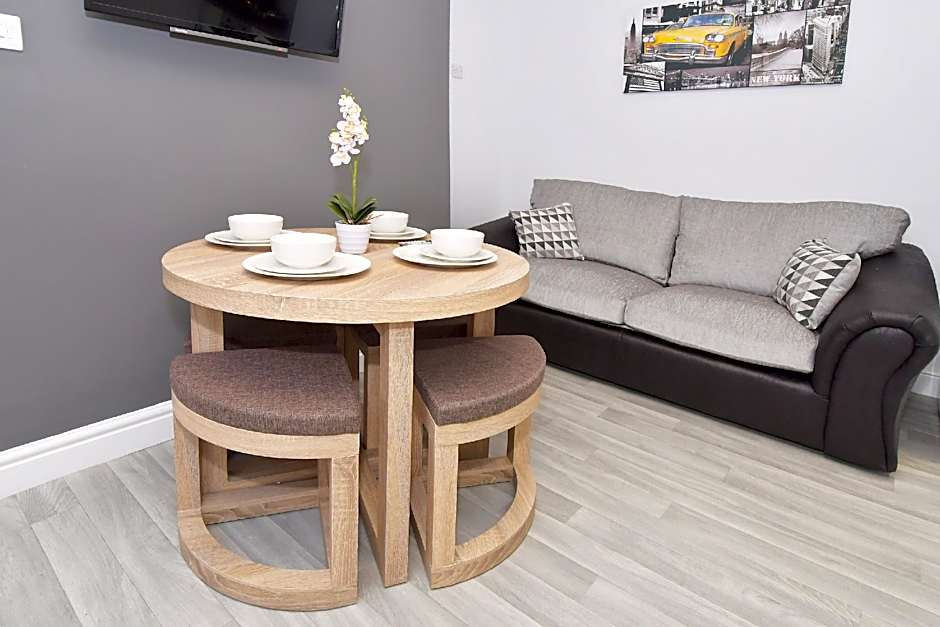 Townhouse @ 272 Walthall Street Crewe