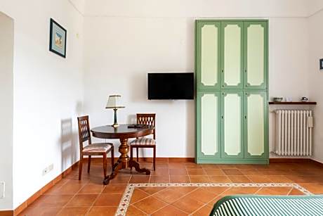 Double Room with Private External Bathroom