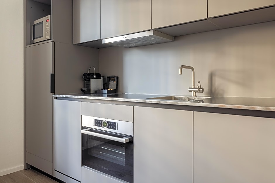 EMA House Serviced Apartments - Superior Standard - Unterstrass