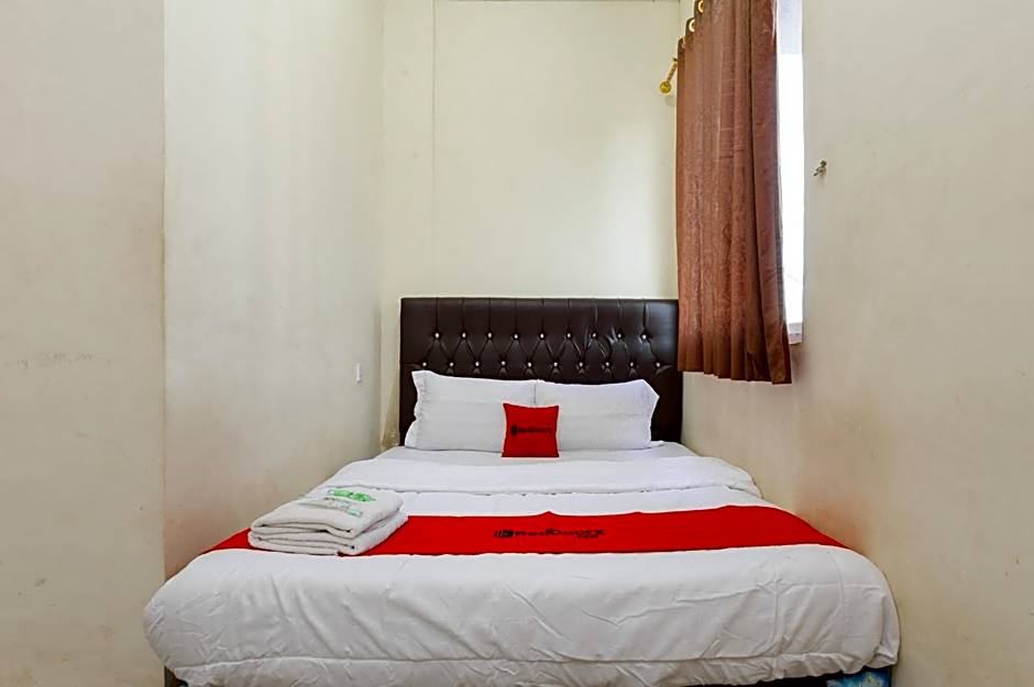 RedDoorz @ Cikitsu Batam