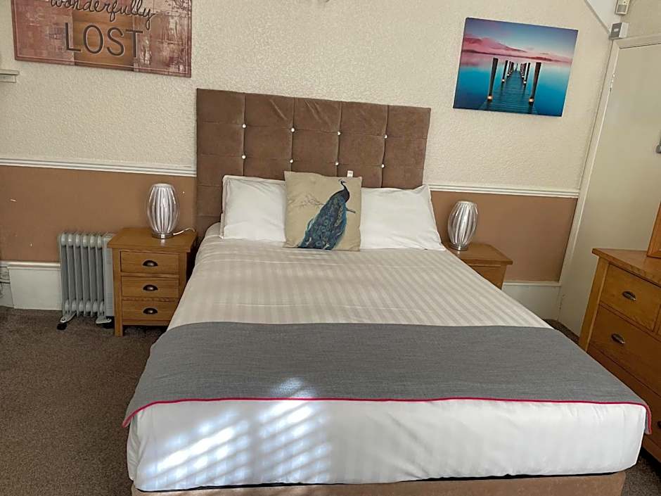 Diamonds Villa near York Hospital