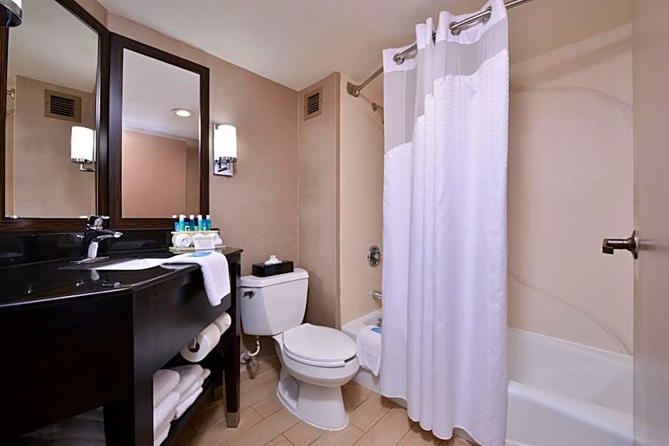 Holiday Inn Express Burlington By IHG
