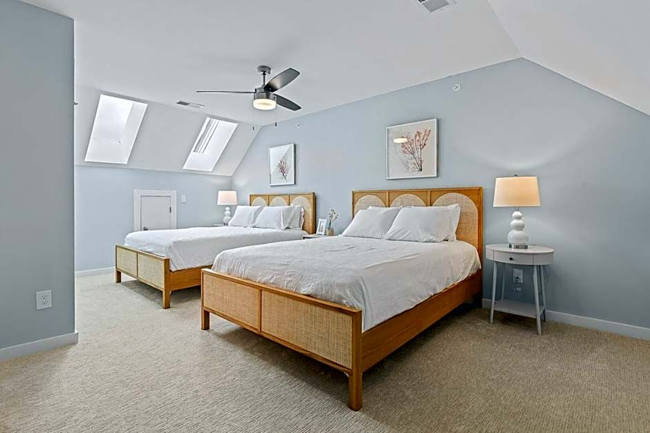 Cambridge Reserve at Bermuda Bay by KEES Vacations