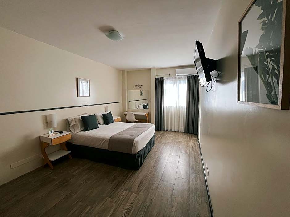 Alpino Hotel