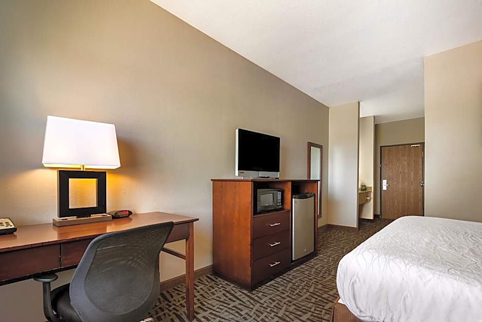 SureStay Plus by Best Western Topeka Northwest