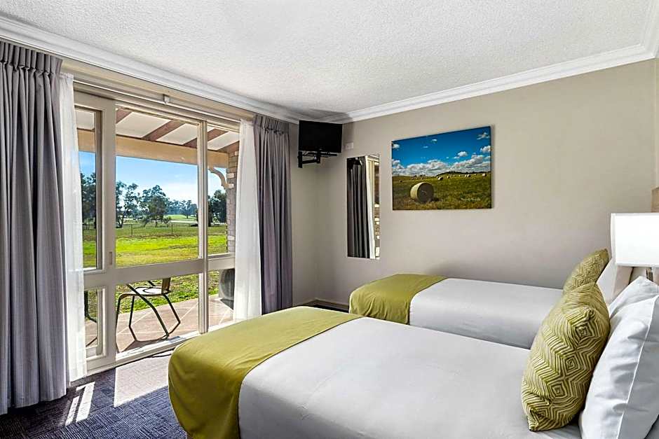 Quality Inn Carriage House