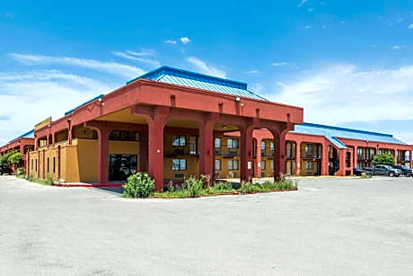 Days Inn by Wyndham Midland