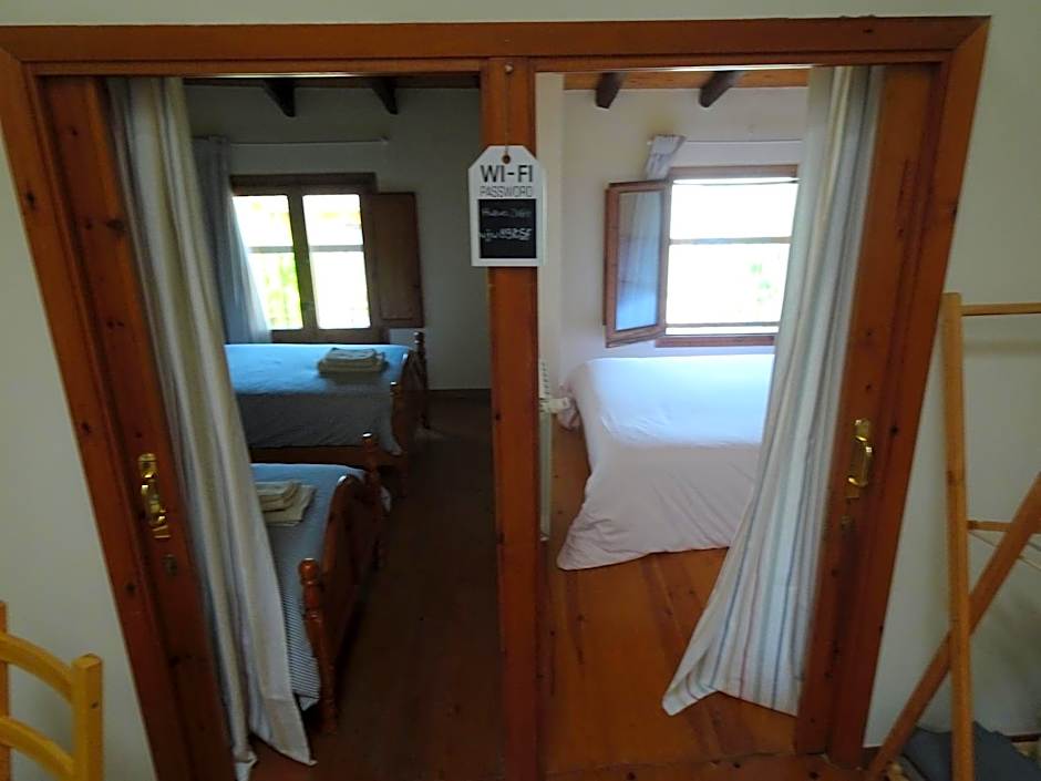 Les Magranes Bed & Breakfast