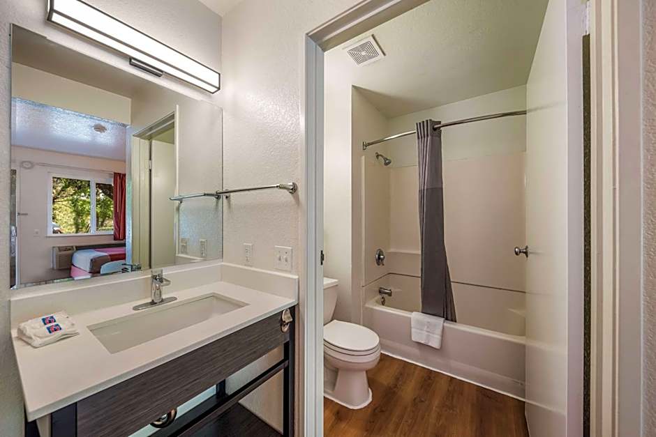 Motel 6-Rohnert Park, CA