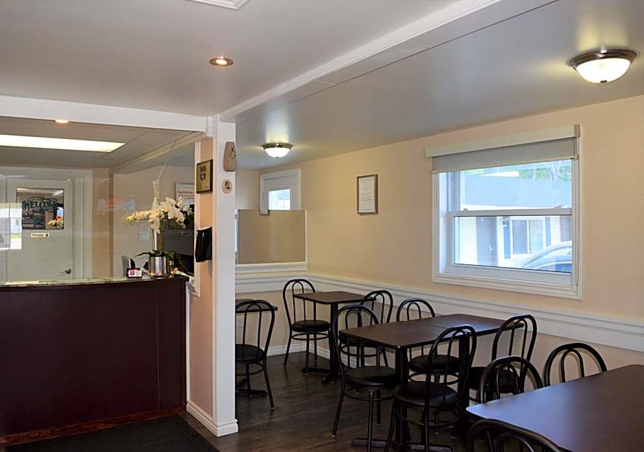 Knights Inn Arnprior