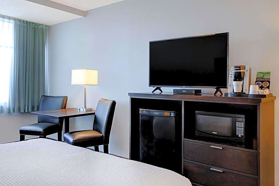 Days Inn by Wyndham Victoria Airport Sidney