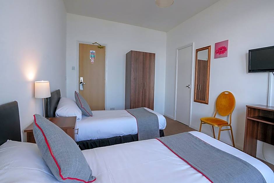 OYO Shanklin Beach Hotel