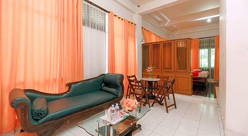 RedDoorz @ Tuktuk Danau Toba