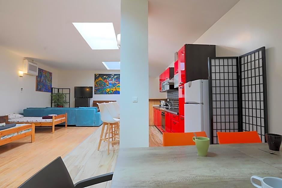 Paris East Side Lodge