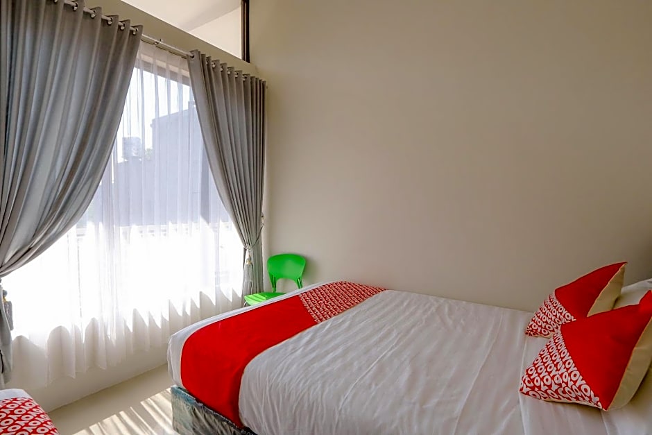 OYO 2798 Semeru Residence Syariah