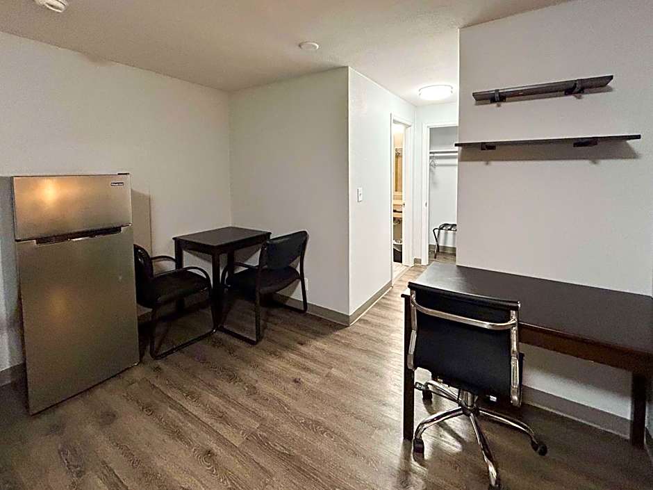 Studio 6 Suites Vancouver WA Waterfront