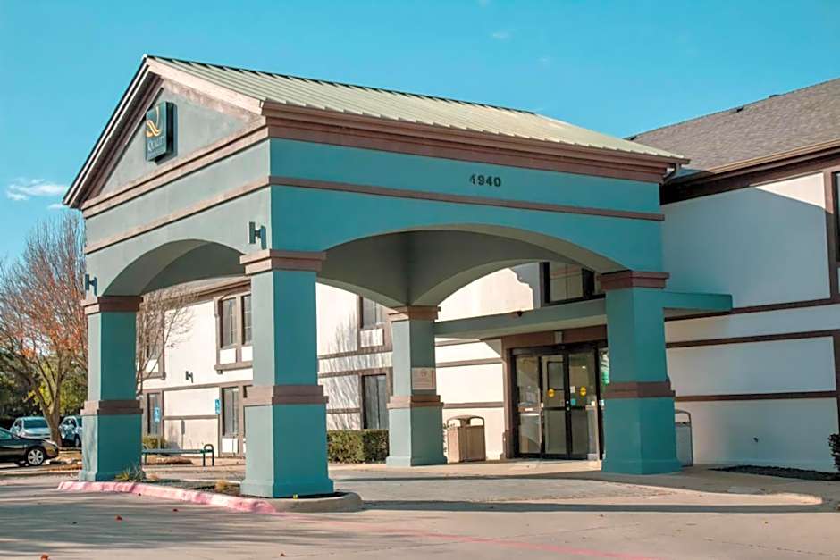 Quality Inn & Suites DFW Airport South