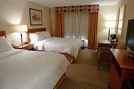 Standard Queen Room with Two Queen Beds - Communications Accessible