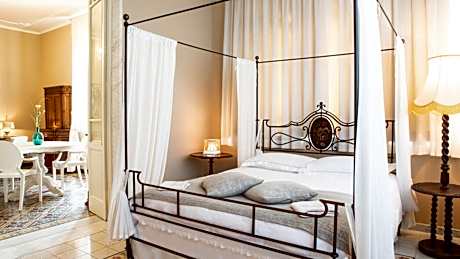 Suite with Garden View