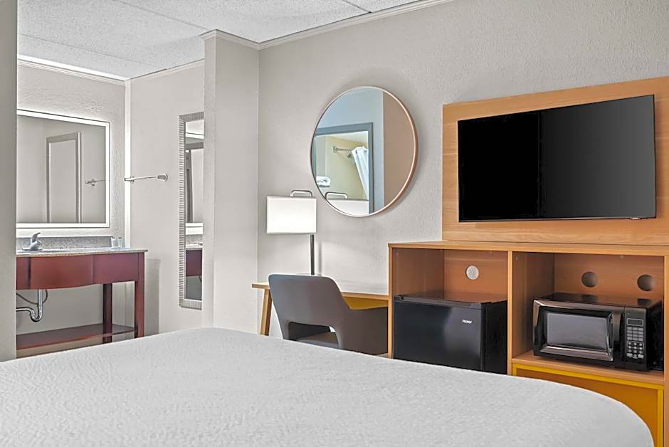 Days Inn by Wyndham Statesboro