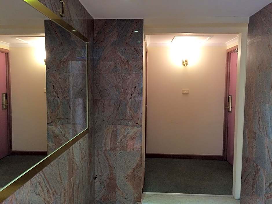 Edgecliff Lodge Motel