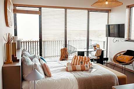 Deluxe Double Room with Balcony and Sea View