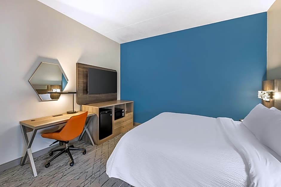 Holiday Inn Express Crestwood By IHG