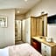 Heathery Lodge with Hot Tub