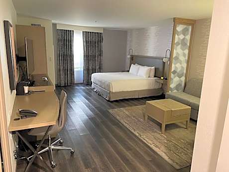 ADA KING TUB NO SOFABED