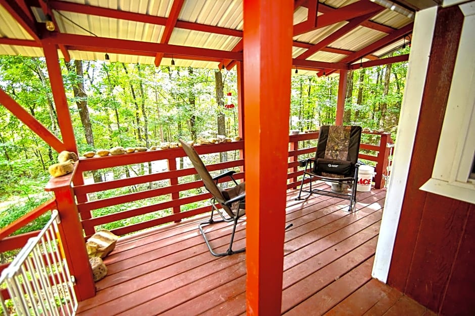 The Americana - Parker Creek Bend Cabins