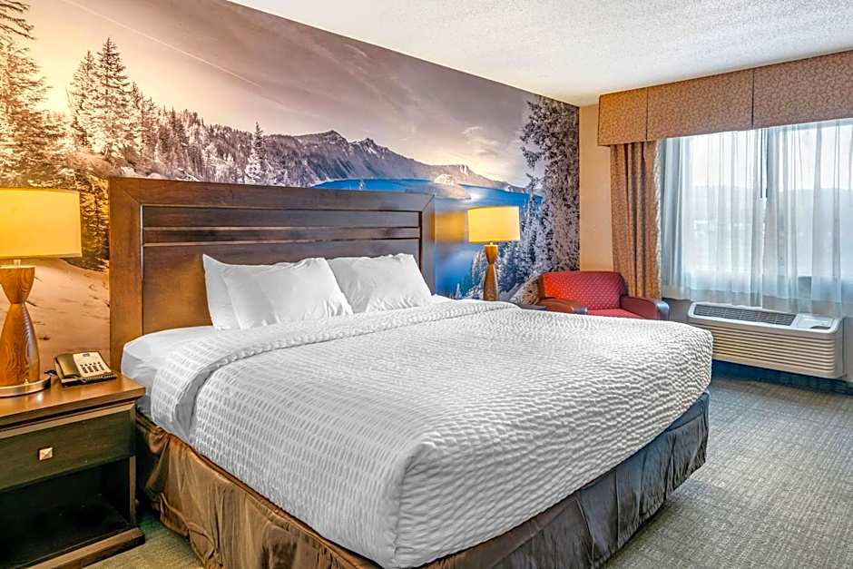 Clarion Pointe Medford