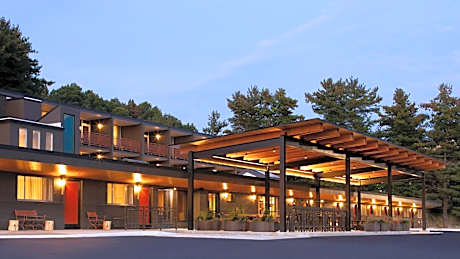 Rhode's Motor Lodge