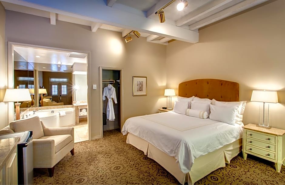 Dauphine Orleans Hotel