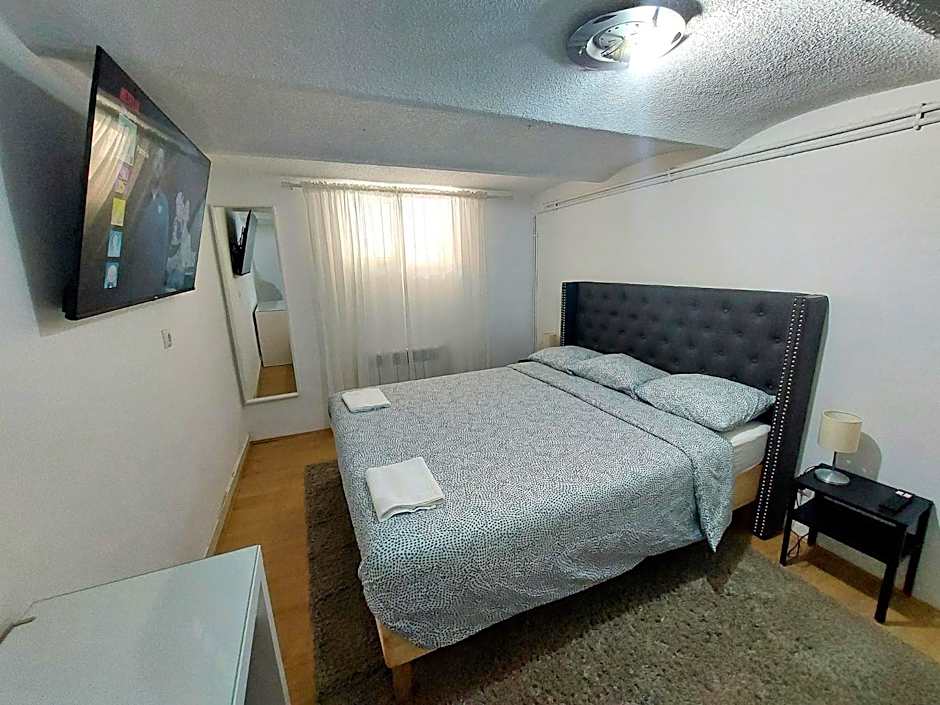 N1 Casa de Madrid - greenpeace line