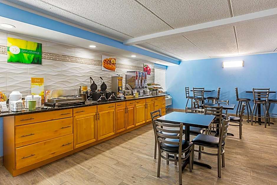 Quality Inn & Suites Near Six Flags East