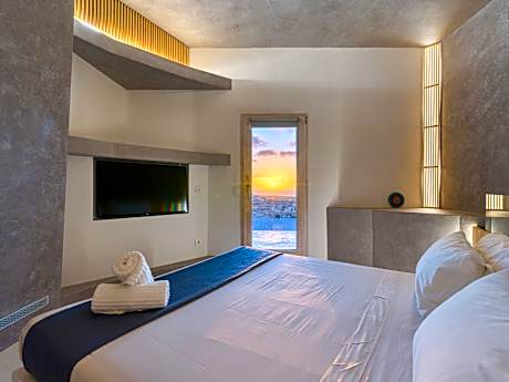 King Room with Spa Bath