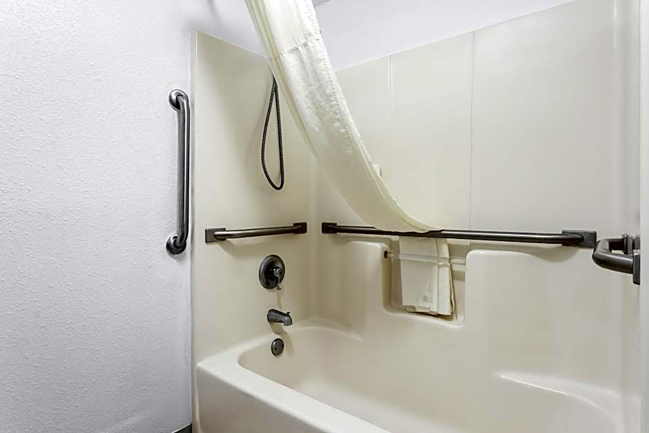 Quality Inn & Suites Ridgeland