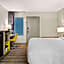 Days Inn & Suites by Wyndham Warren