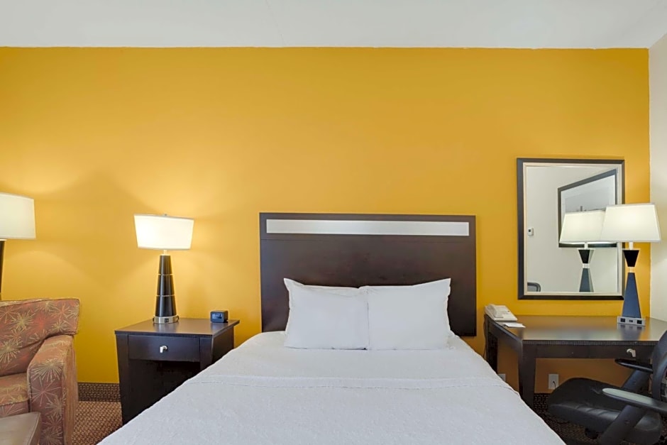 Hampton Inn By Hilton Pittsburgh/West Mifflin