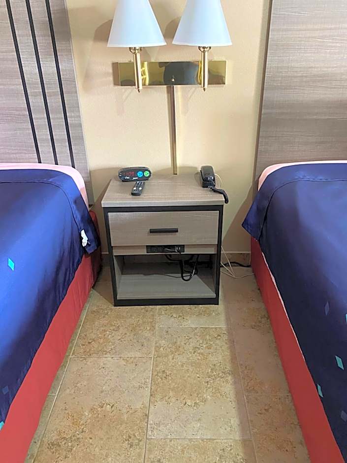 Los Fresnos Inn and Suites