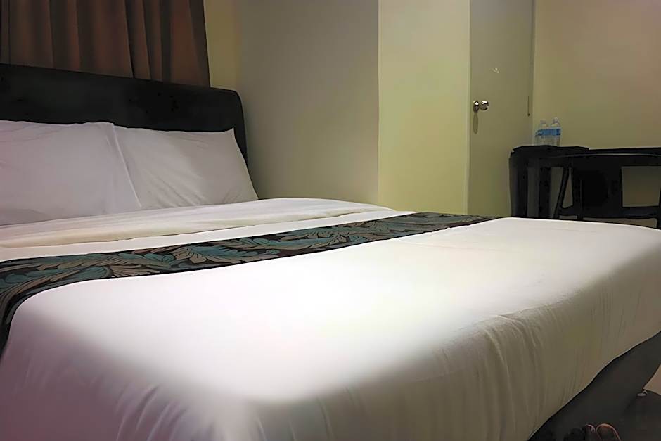 Clover Hotel