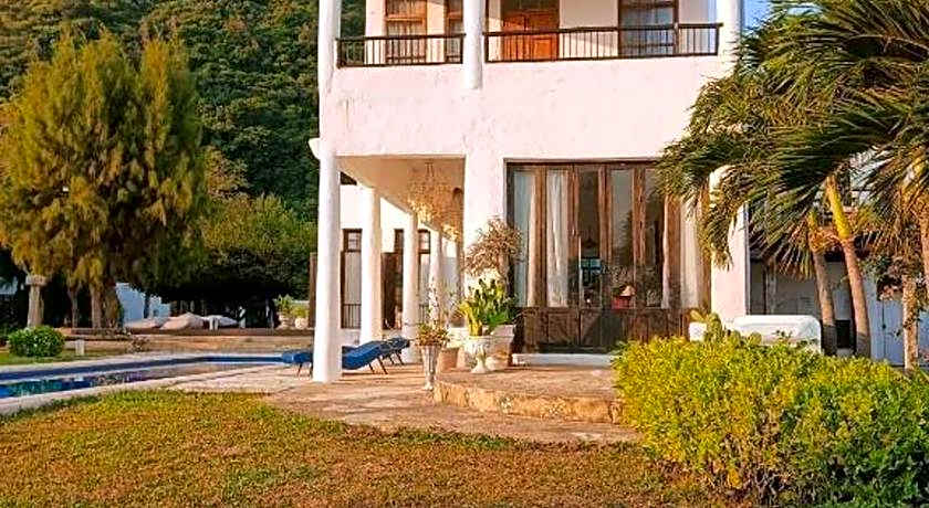 Brassiere Beach Hotel