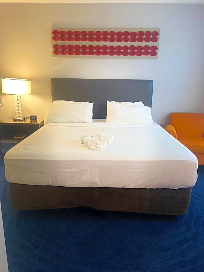 Illini Inn & Suites