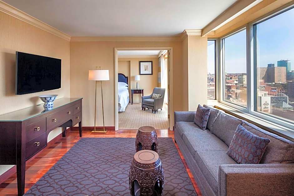 Sheraton Laguardia East Hotel