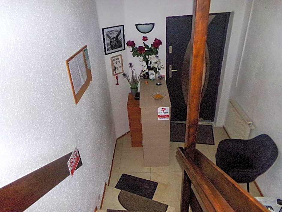 Motelik White House - pokoje gościnne