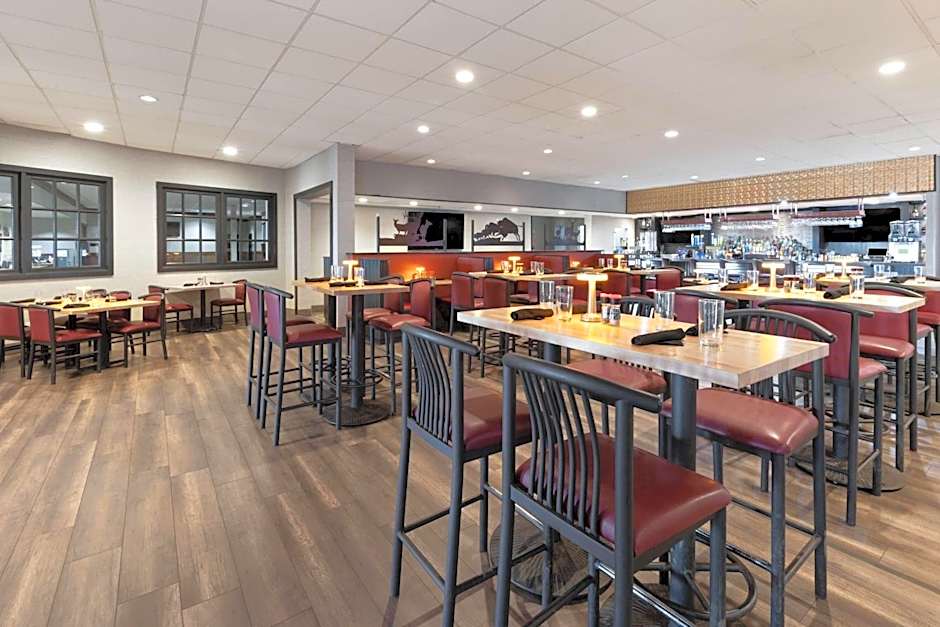 Baymont by Wyndham Jamestown Conference Center & Water Park