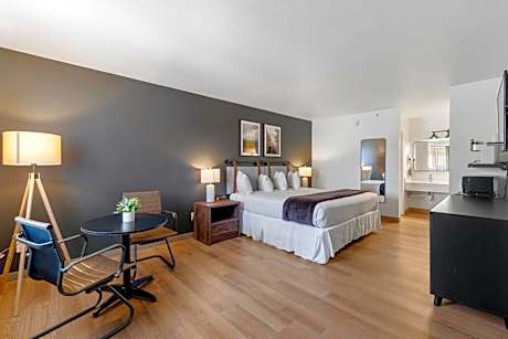 King Room - Non-Smoking