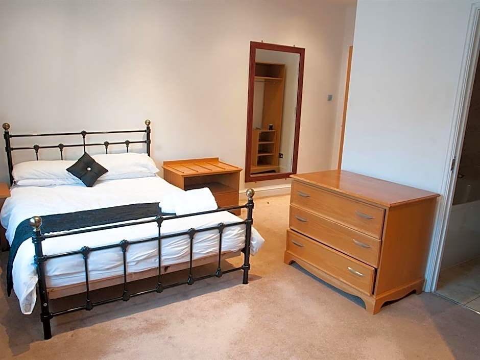 Huckleberrys Bar and Grill