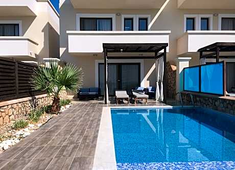 CLASSIC VILLA WITH PRIVATE POOL