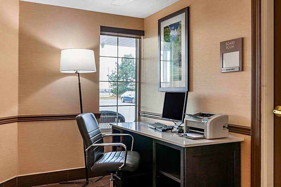 Comfort Inn & Suites Geneva- West Chicago